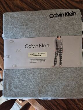 Calvin Klein Light Gray Long Sleeve Crew Neck Pajama Set
